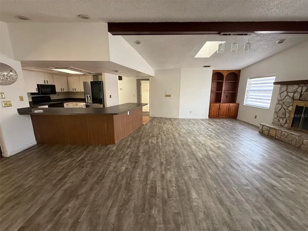5312 Suwannee Road Weeki Wachee FL 34607