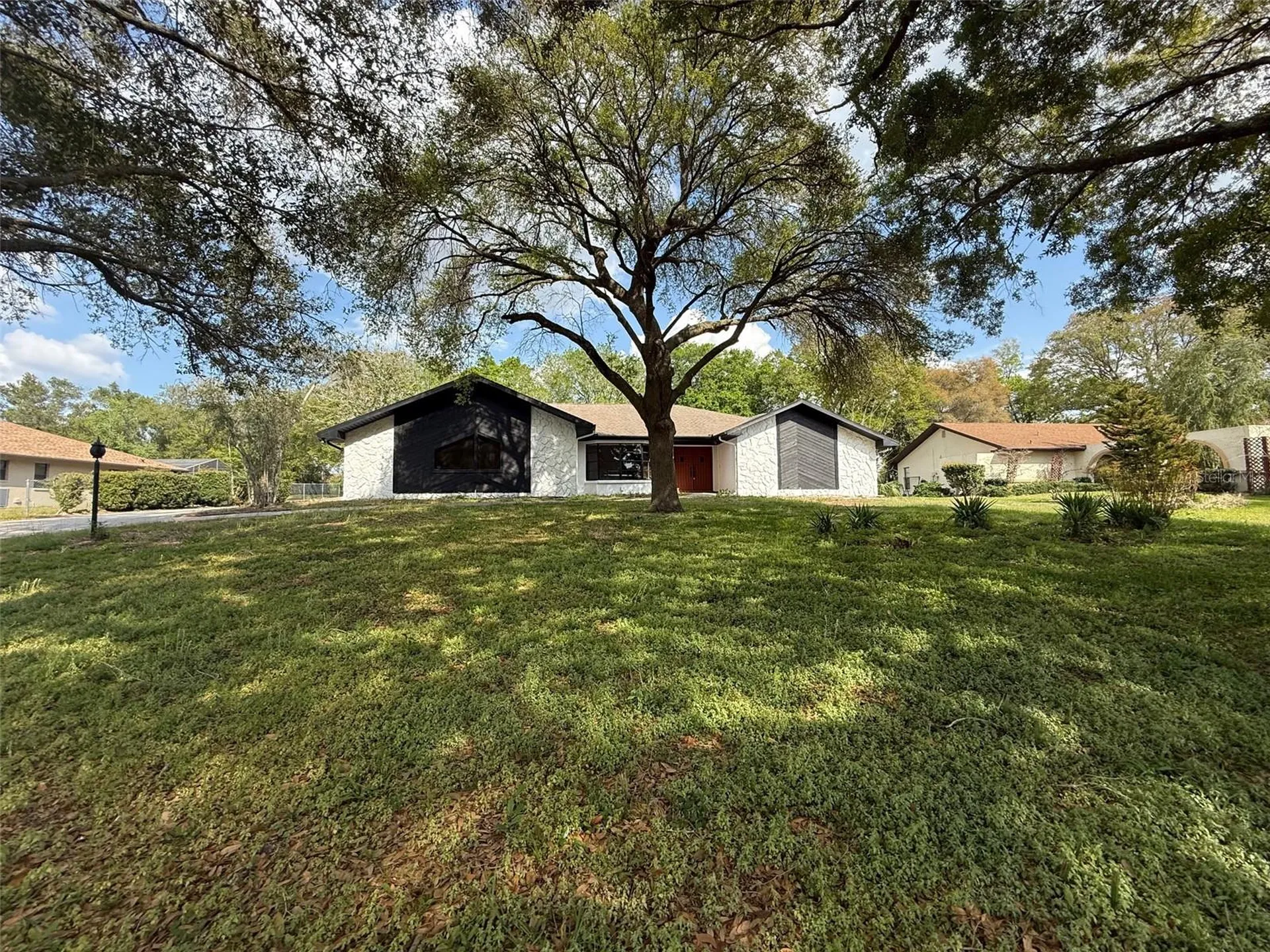 5312 Suwannee Road Weeki Wachee FL 34607