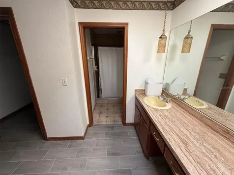 5312 Suwannee Road Weeki Wachee FL 34607