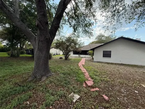 5312 Suwannee Road Weeki Wachee FL 34607
