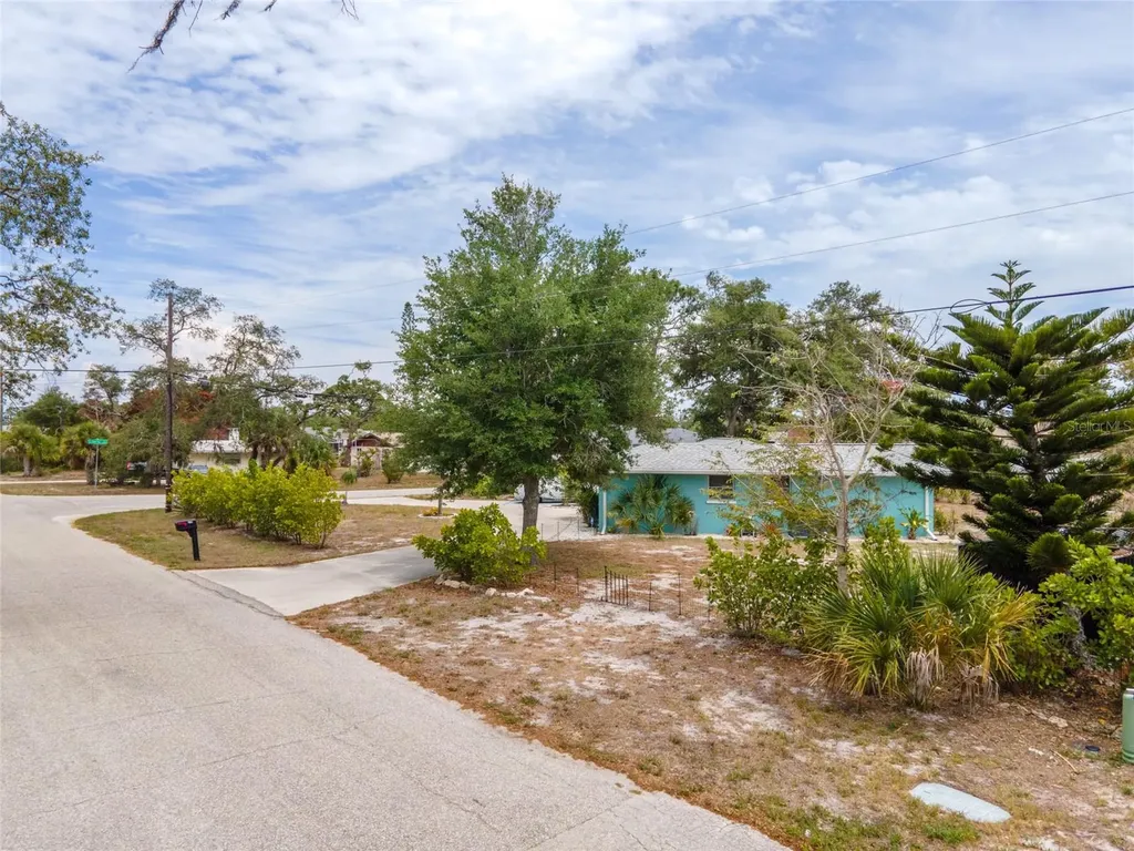 139 Hosmer Avenue Englewood FL 34223