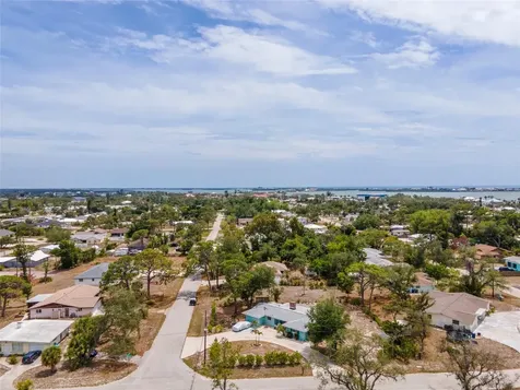 139 Hosmer Avenue Englewood FL 34223