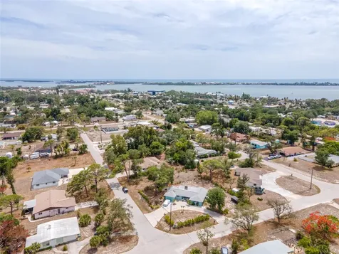 139 Hosmer Avenue Englewood FL 34223