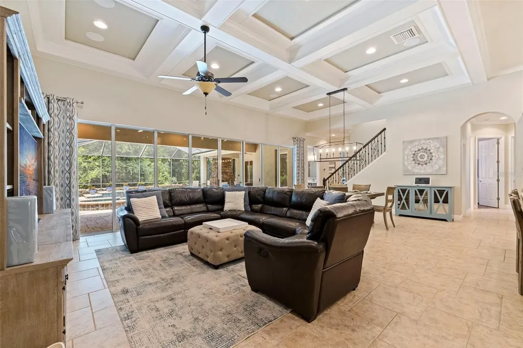 20214 Oak Thorn Way Tampa FL 33647
