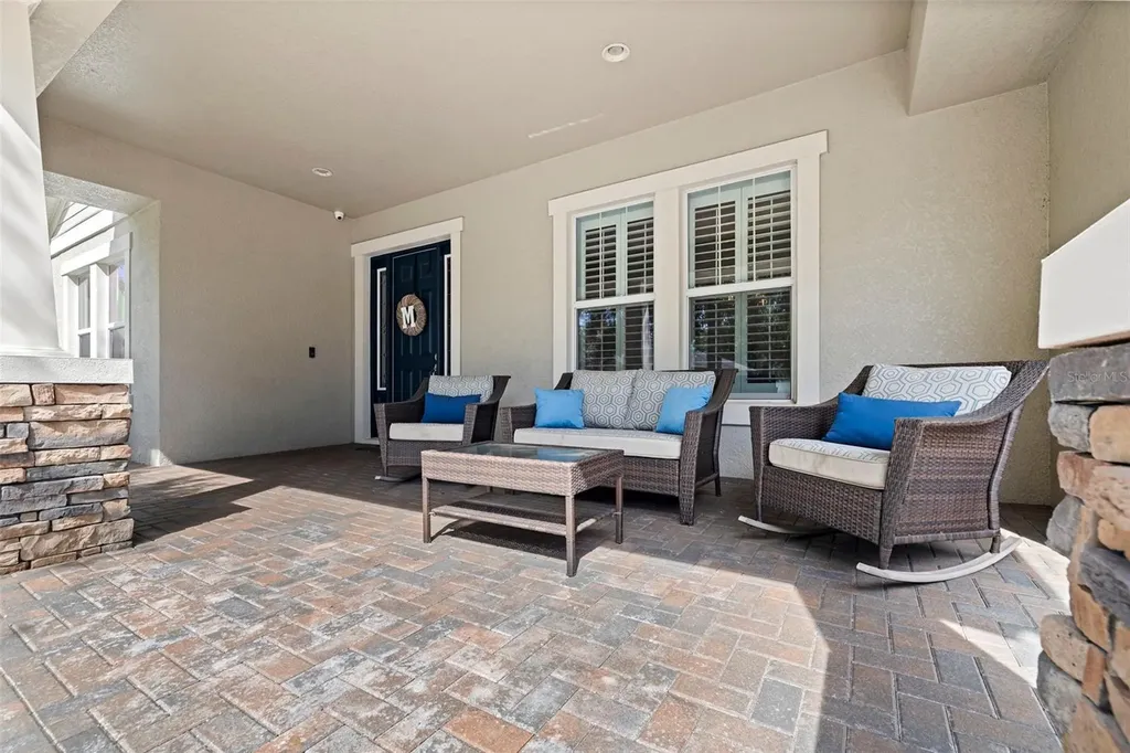 20214 Oak Thorn Way Tampa FL 33647