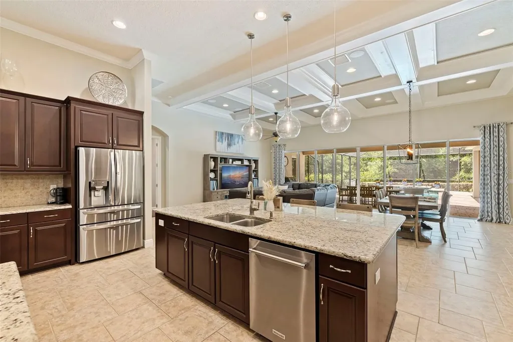 20214 Oak Thorn Way Tampa FL 33647
