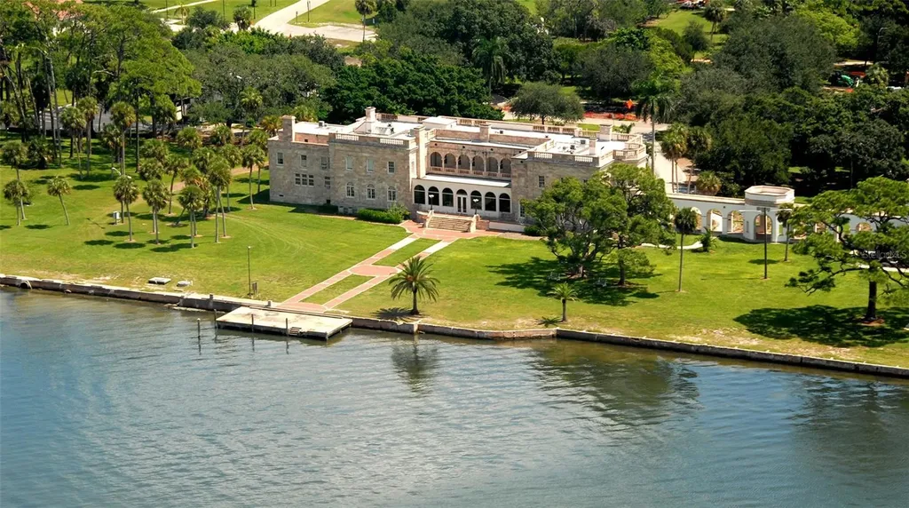 5010 Barrington Circle Sarasota FL 34234