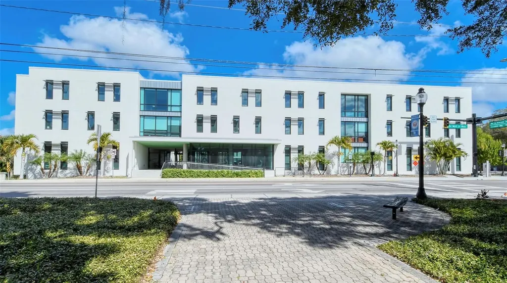 5010 Barrington Circle Sarasota FL 34234