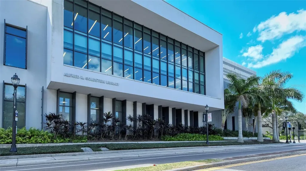 5010 Barrington Circle Sarasota FL 34234
