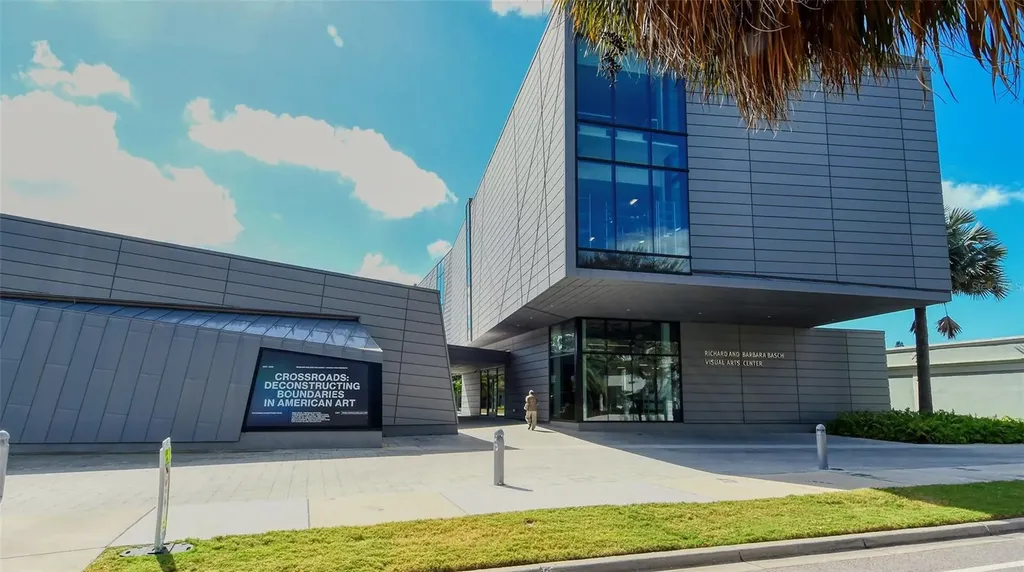 5010 Barrington Circle Sarasota FL 34234