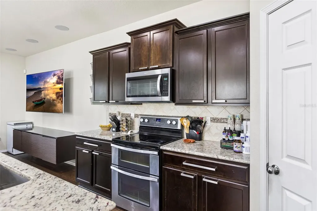 8738 Turnstone Haven Place Tampa FL 33619