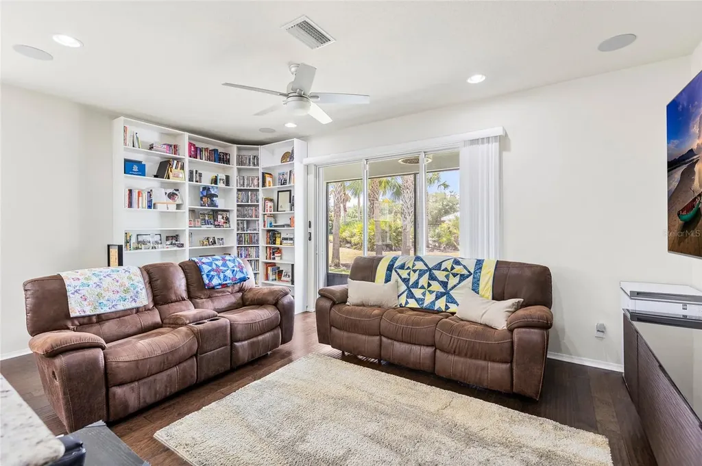 8738 Turnstone Haven Place Tampa FL 33619