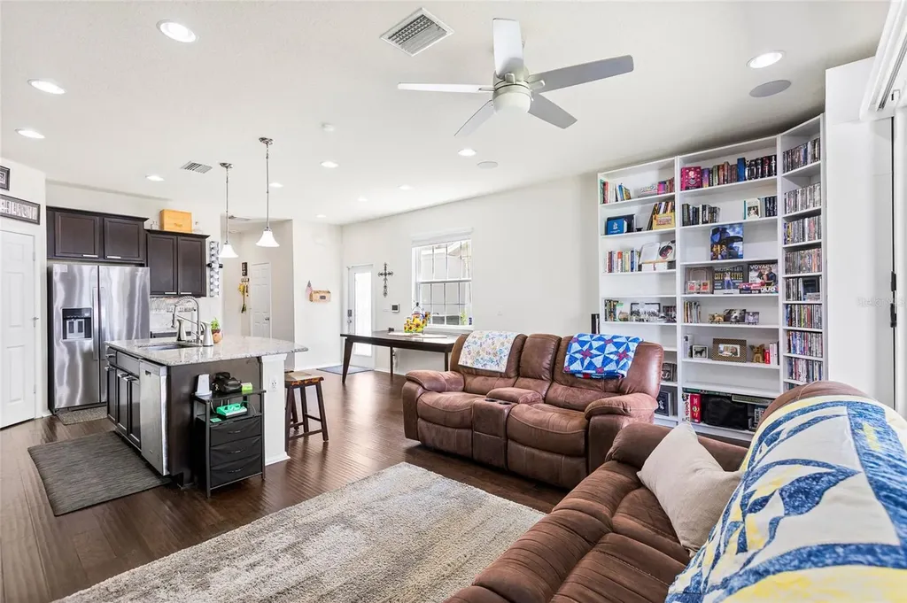 8738 Turnstone Haven Place Tampa FL 33619