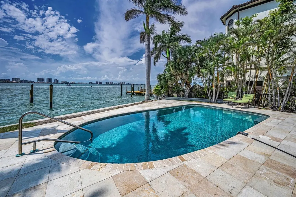 52 N Pine Circle Belleair FL 33756