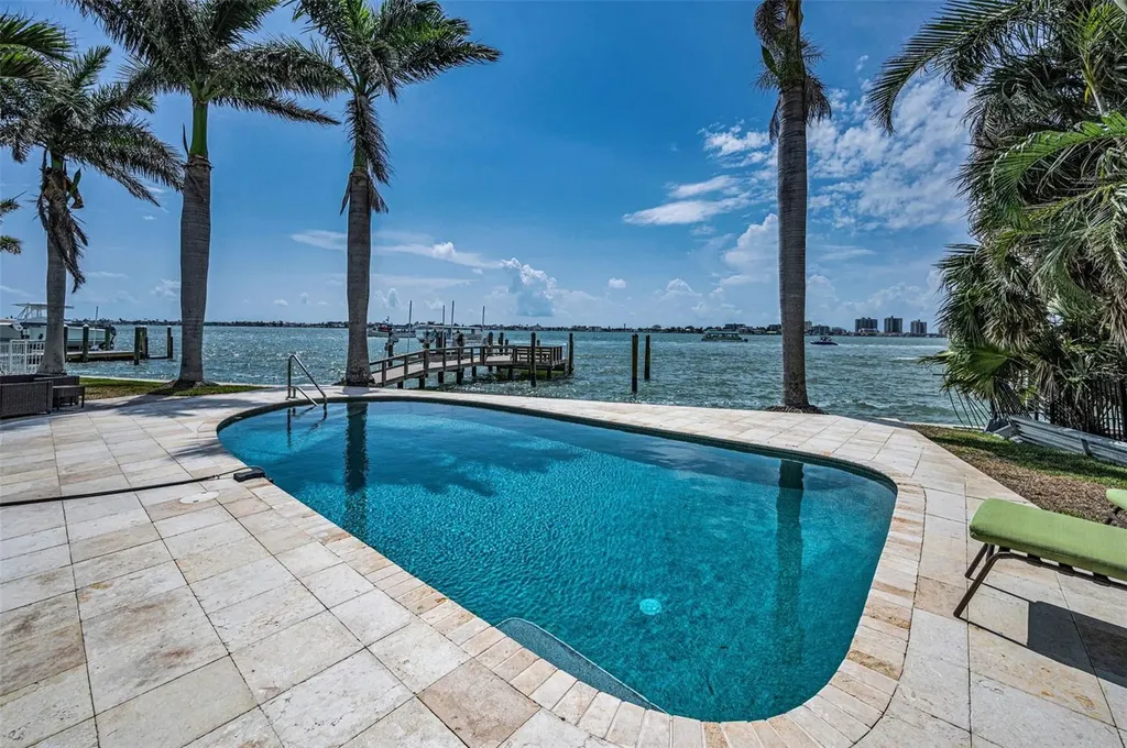 52 N Pine Circle Belleair FL 33756