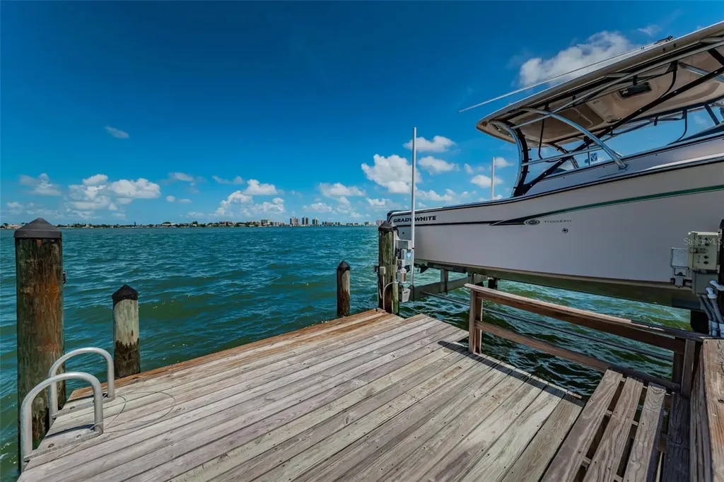 52 N Pine Circle Belleair FL 33756