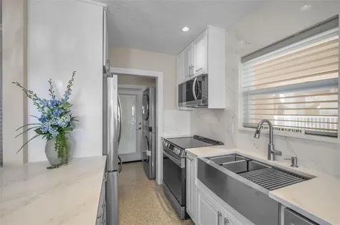 52 N Pine Circle Belleair FL 33756