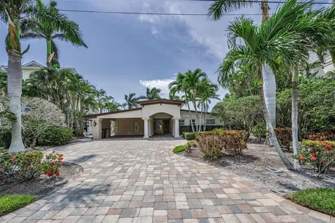 52 N Pine Circle Belleair FL 33756