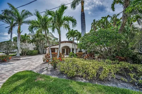 52 N Pine Circle Belleair FL 33756