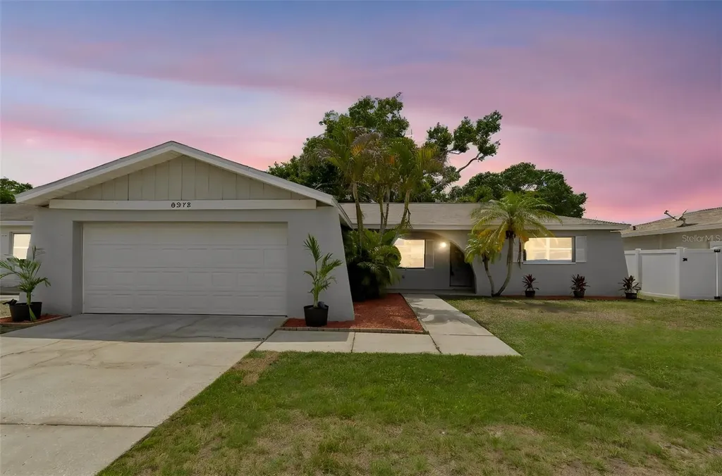 8272 Denise Drive E Seminole FL 33777