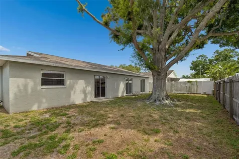 8272 Denise Drive E Seminole FL 33777