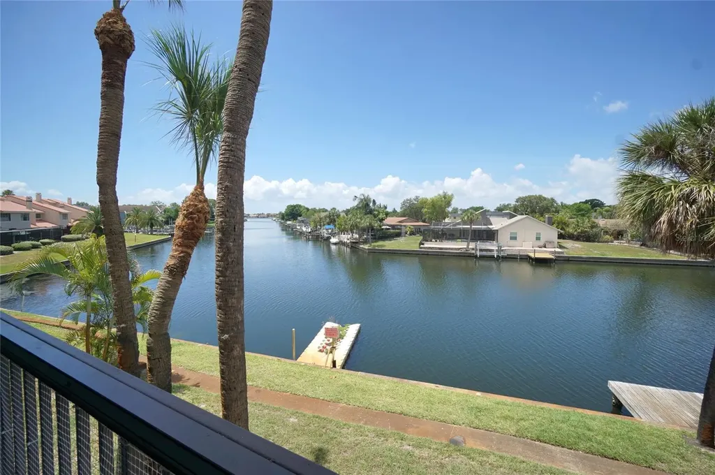 6325 Newtown Circle Tampa FL 33615