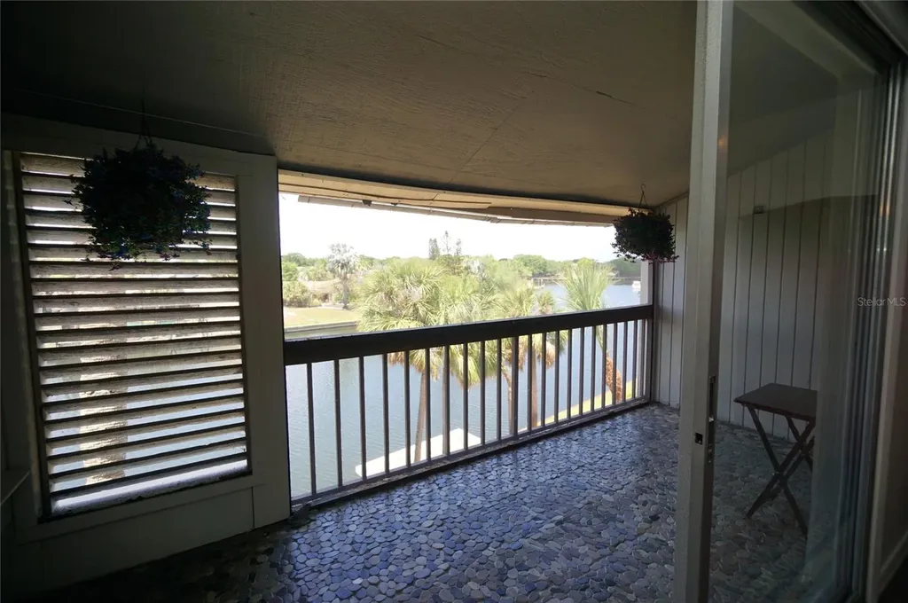 6325 Newtown Circle Tampa FL 33615