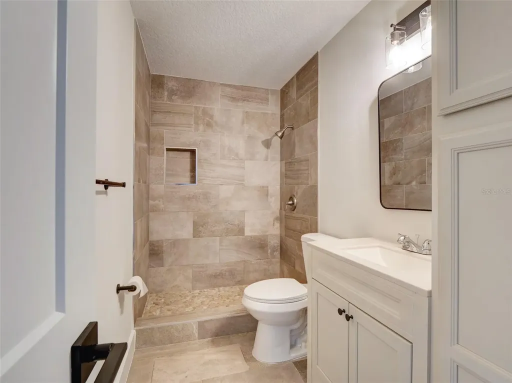 2709 Arc Drive Orlando FL 32826