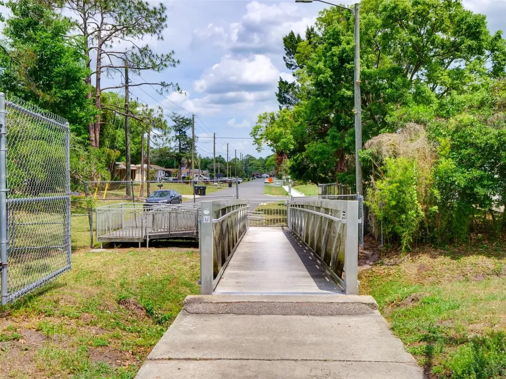 2709 Arc Drive Orlando FL 32826