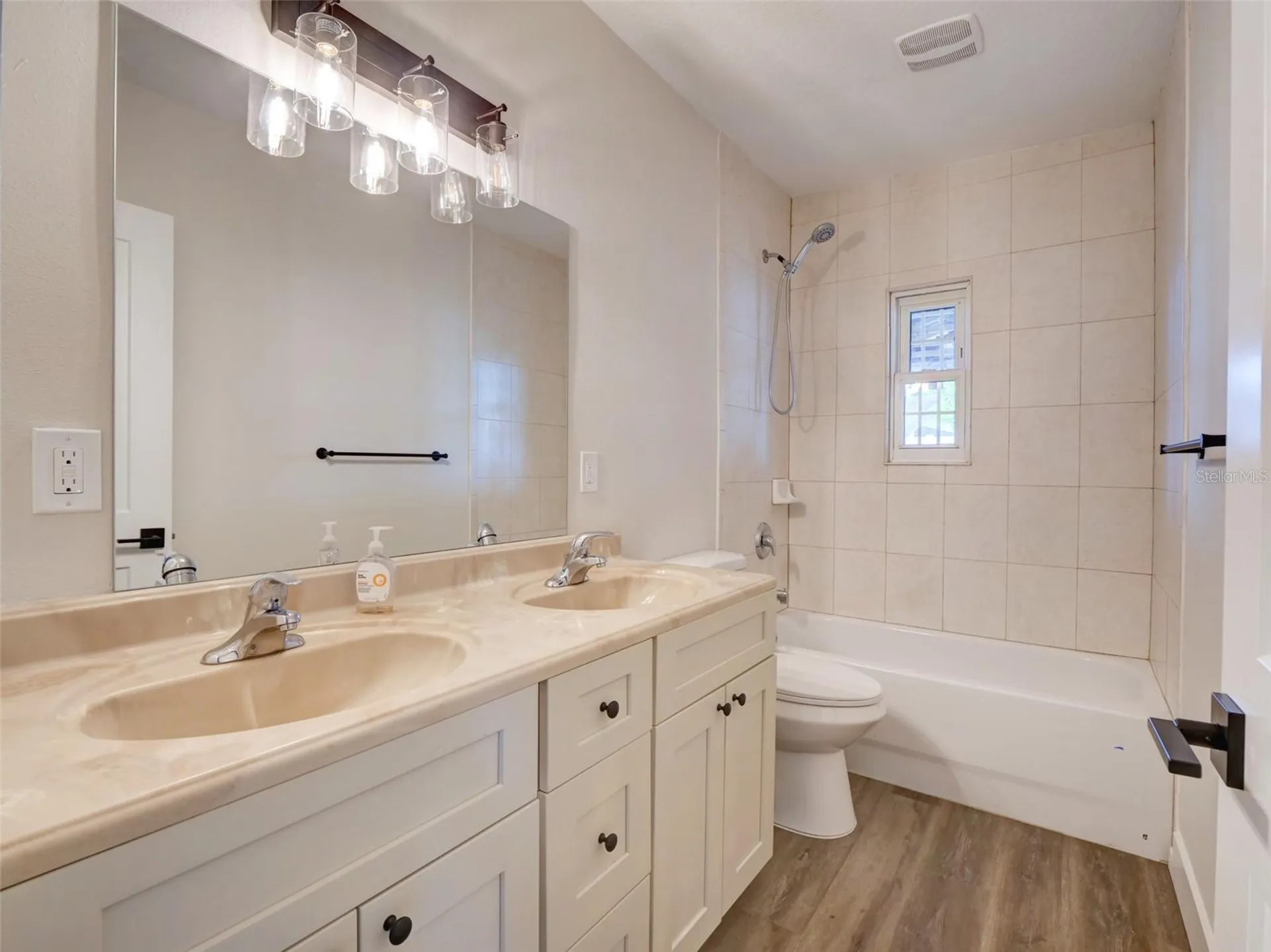 2709 Arc Drive Orlando FL 32826