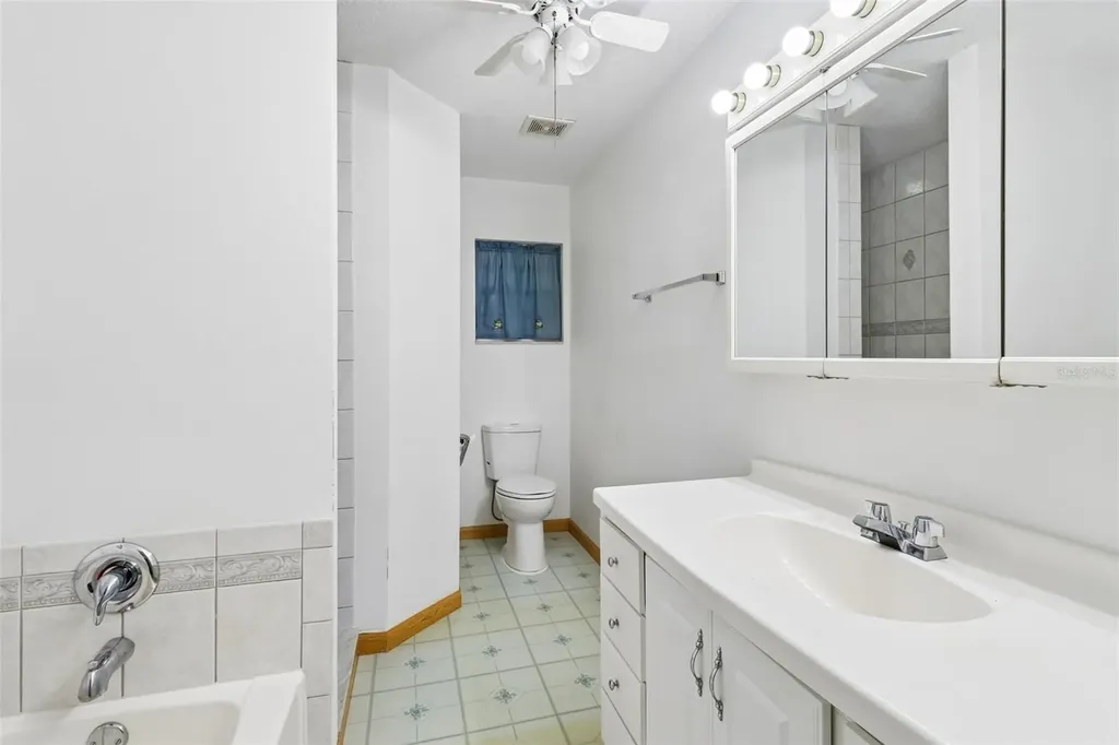 985 10th Avenue Deland FL 32724