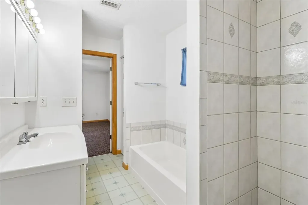 985 10th Avenue Deland FL 32724