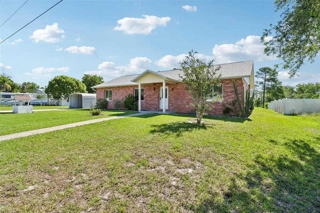 985 10th Avenue Deland FL 32724