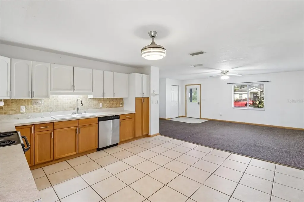 985 10th Avenue Deland FL 32724