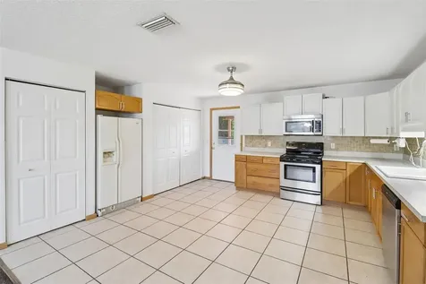 985 10th Avenue Deland FL 32724