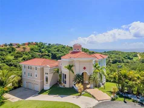44 Cocoloba Street Humacao PR 00791