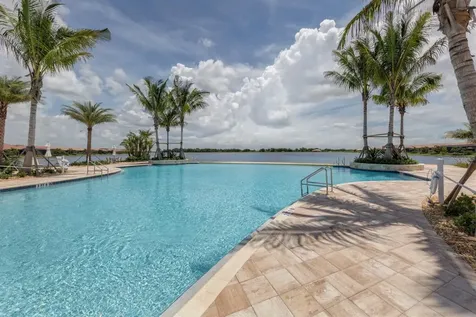 195 Maraviya Boulevard Nokomis FL 34275