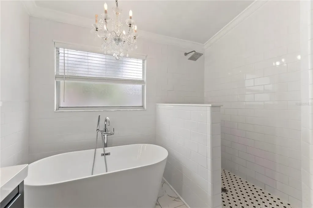 9307 Poplar Creek Court Tampa FL 33647