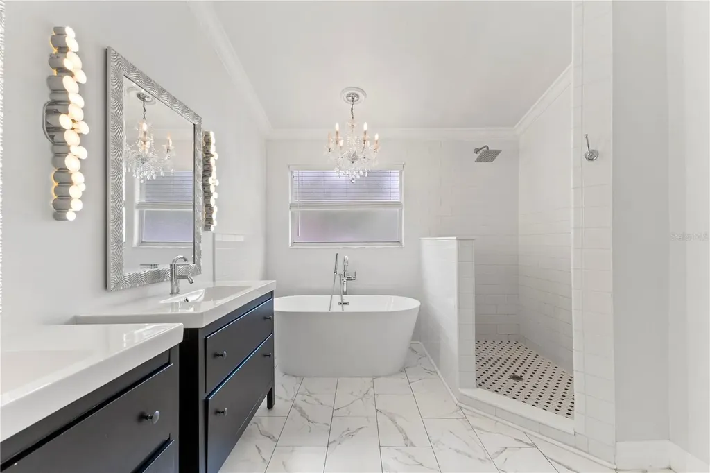 9307 Poplar Creek Court Tampa FL 33647