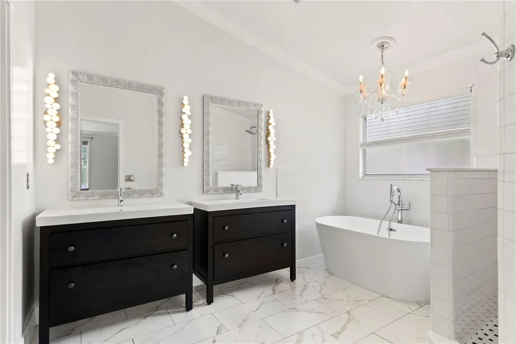 9307 Poplar Creek Court Tampa FL 33647
