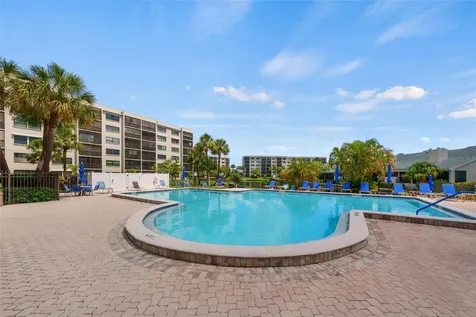 1316 Pasadena Avenue S South Pasadena FL 33707