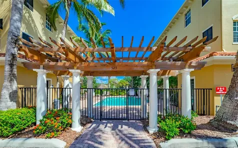 528 Jasmine Way Clearwater FL 33756