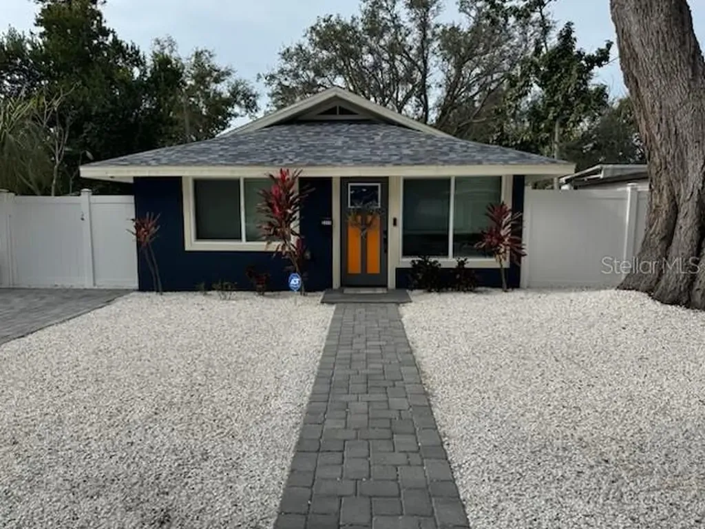 2111 42nd Street S St Petersburg FL 33711