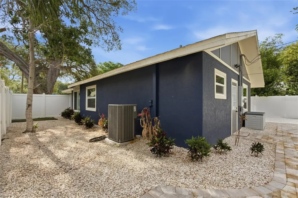 2111 42nd Street S St Petersburg FL 33711
