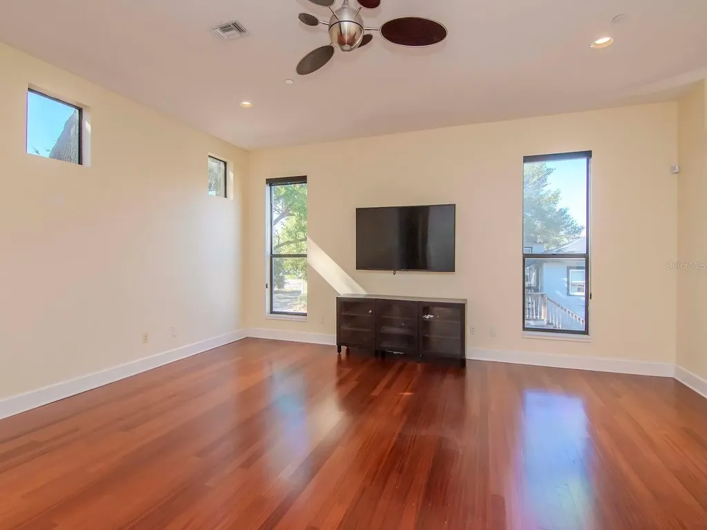 213 S Moody Avenue Tampa FL 33609