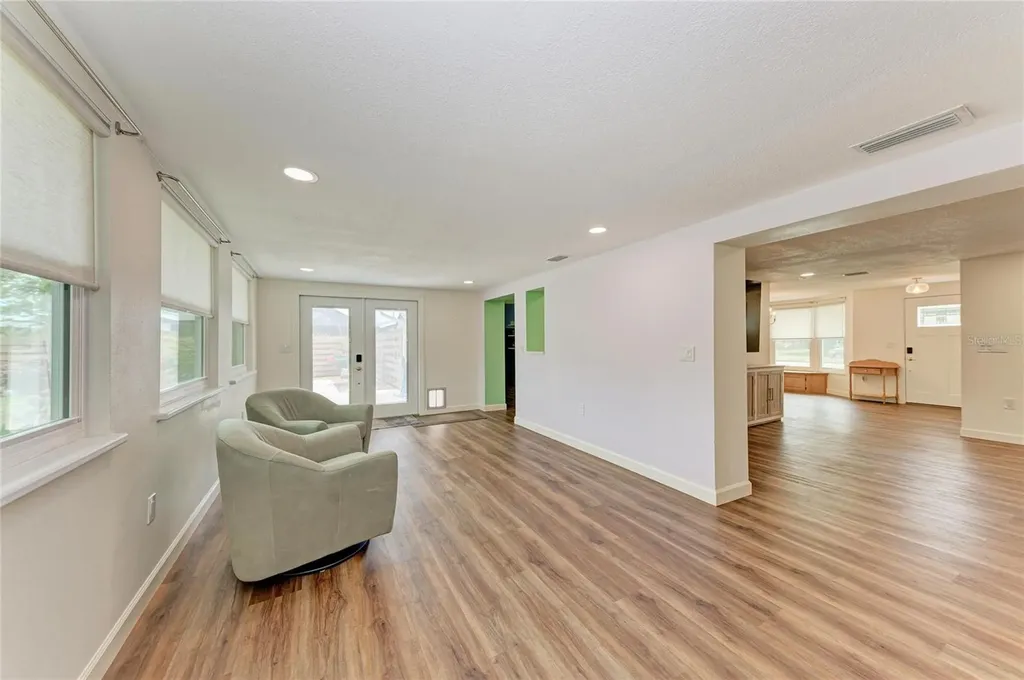 2317 S Tuttle Avenue Sarasota FL 34239