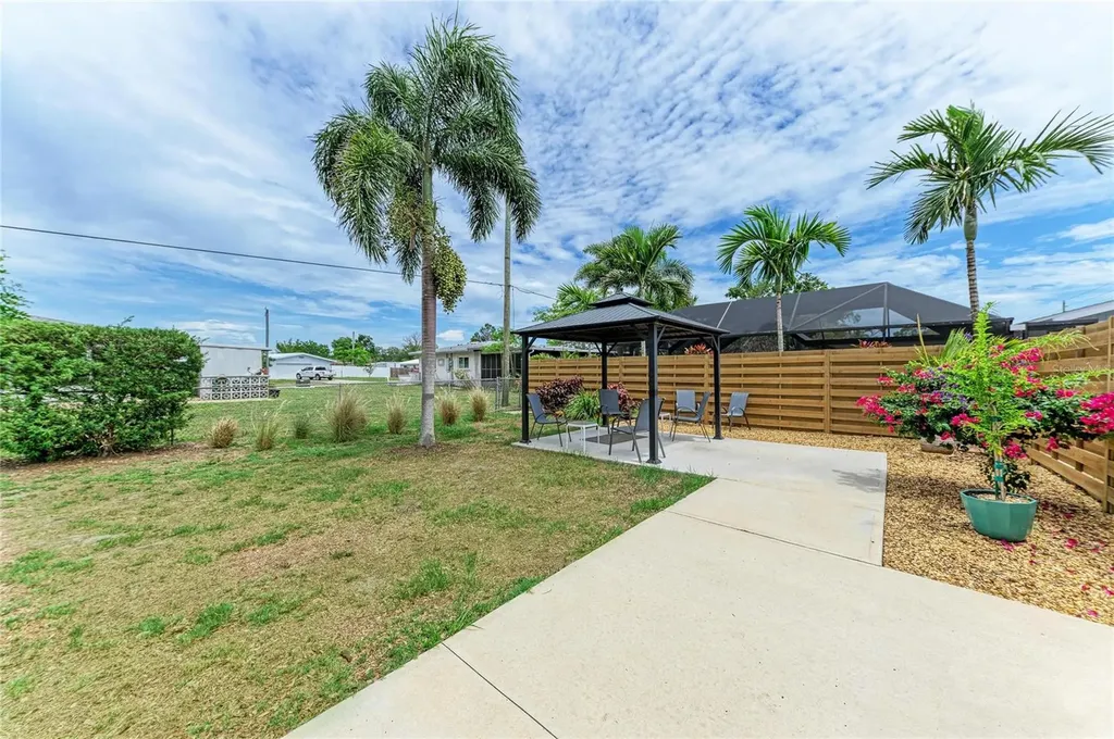 2317 S Tuttle Avenue Sarasota FL 34239