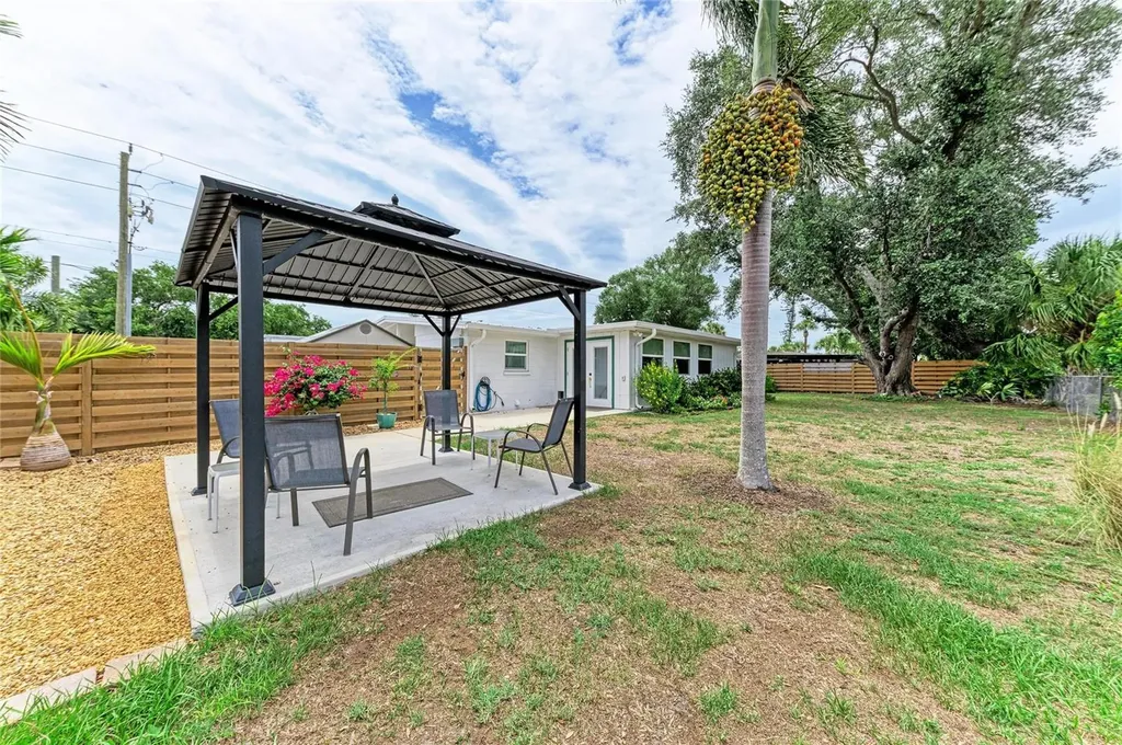 2317 S Tuttle Avenue Sarasota FL 34239