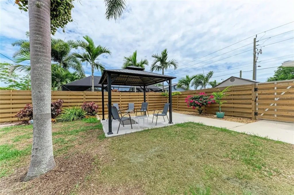 2317 S Tuttle Avenue Sarasota FL 34239