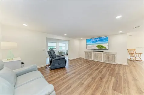 2317 S Tuttle Avenue Sarasota FL 34239
